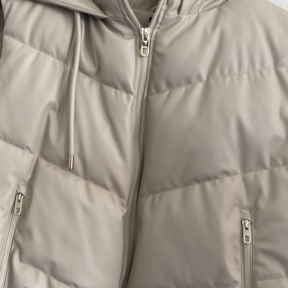 Zara Hooded faux leather vest - Picture 4 of 9